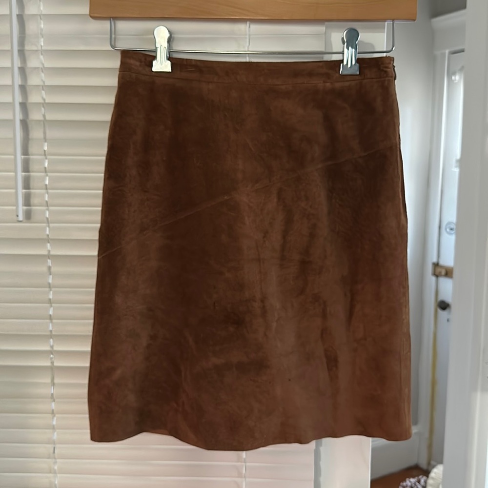 BCBG sz 2 dark caramel leather (suede feel) pencil skirt, great condition!